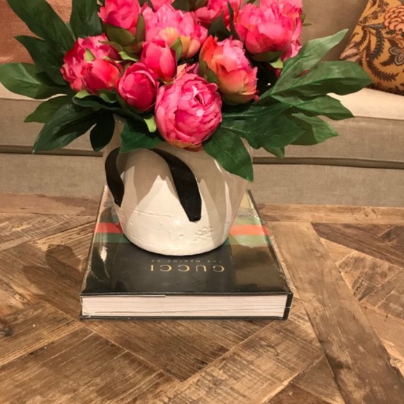 NEW*Gucci Giant Coffee Table Hard Cover Book+BAG - Picture 5 of 15